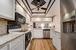 9490 Harbor Greens Way, Seminole, FL 33776 - Photo 19