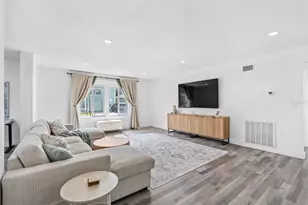 2201 50th Ave N, Saint Petersburg, FL 33714 - Photo 25