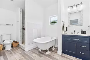 2201 50th Ave N, Saint Petersburg, FL 33714 - Photo 9