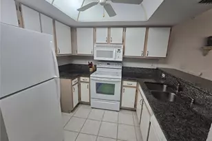 320 Island Way, Clearwater Beach, FL 33767 - Photo 3