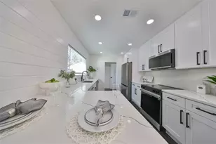 1846 3rd St S, Saint Petersburg, FL 33705 - Photo 21