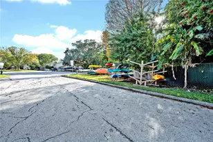 641 Maple Oak Cir, Altamonte Springs, FL 32701 - Photo 37