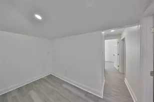 1303 E New Orleans Ave, Tampa, FL 33603 - Photo 29