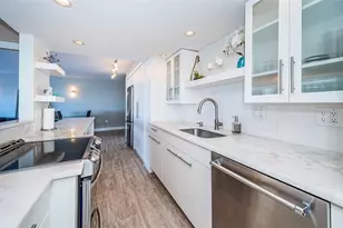 634 Edgewater Dr, Dunedin, FL 34698 - Photo 9