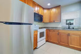 1915 Saginaw Ct, Oldsmar, FL 34677 - Photo 9