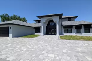 384 Viedma St, Punta Gorda, FL 33983 - Photo 1