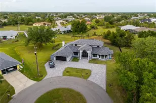 384 Viedma St, Punta Gorda, FL 33983 - Photo 3