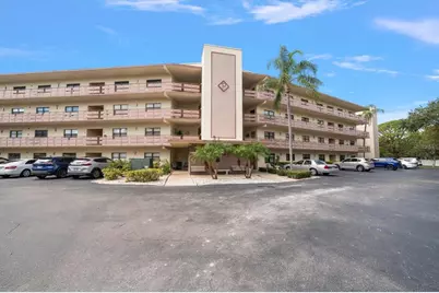 6188 80th Street N #210, Saint Petersburg, FL 33709 - Photo 1