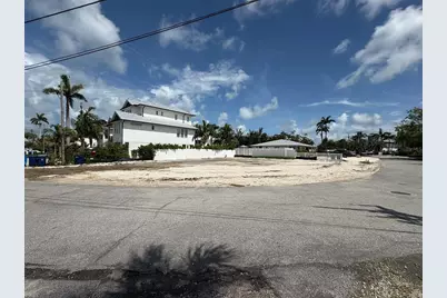 237 S Harbor Drive, Holmes Beach, FL 34217 - Photo 3