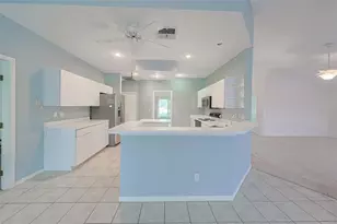 352 Caloosa Palms Ct, Sun City Center, FL 33573 - Photo 9