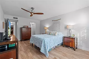 10152 Regal Dr, Largo, FL 33774 - Photo 15