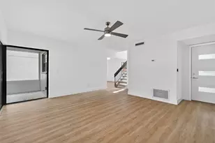 10408 Rosemount Dr, Tampa, FL 33624 - Photo 7