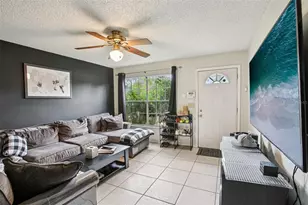 2316 Fletchers Point Cir, Tampa, FL 33613 - Photo 3