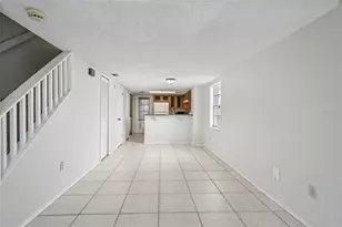 2316 Fletchers Point Cir, Tampa, FL 33613 - Photo 11