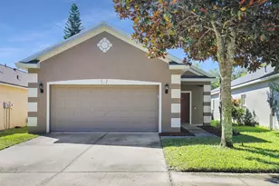 6165 Skylarkcrest Dr, Lithia, FL 33547 - Photo 1