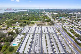 12400 Park Blvd, Seminole, FL 33772 - Photo 23