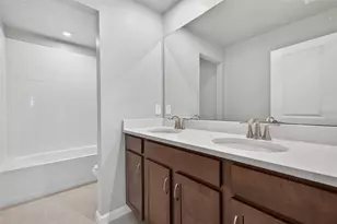 9240 Derbyshire Dr, Parrish, FL 34219 - Photo 31