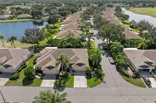 1927 Acadia Greens Dr, Sun City Center, FL 33573 - Photo 9