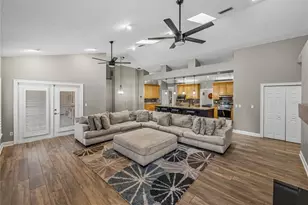 504 Covington Park St, Seffner, FL 33584 - Photo 3