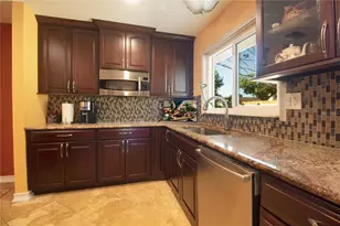 547 Oleander Way S, Saint Petersburg, FL 33707 - Photo 19