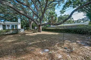 2218 Hennesen Dr, Clearwater, FL 33764 - Photo 41