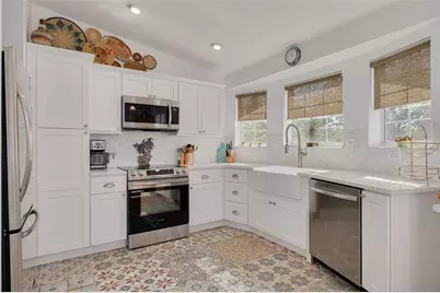 2926 Dupont Street S, Gulfport, FL 33707 - Photo 9