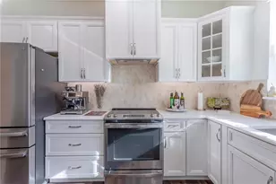 30501 Island Club Dr, Tavares, FL 32778 - Photo 19