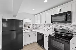 5044 5th Ave N, Saint Petersburg, FL 33710 - Photo 9