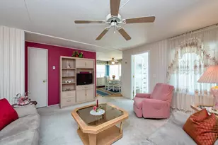 7901 40th Ave N, Saint Petersburg, FL 33709 - Photo 3