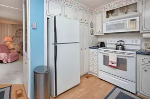 7901 40th Ave N, Saint Petersburg, FL 33709 - Photo 9