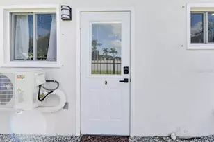 8734 Osage Dr, Tampa, FL 33634 - Photo 5