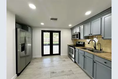 6507 Elliot Drive, Tampa, FL 33615 - Photo 11