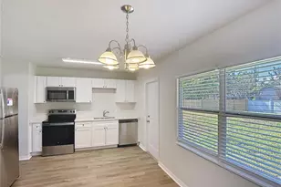 412 13th St NE, Ruskin, FL 33570 - Photo 7