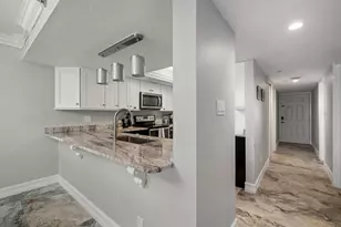 1300 Gulf Blvd, Indian Rocks Beach, FL 33785 - Photo 15