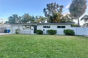 3673 Searobin Dr SE, Saint Petersburg, FL 33705 - Photo 1