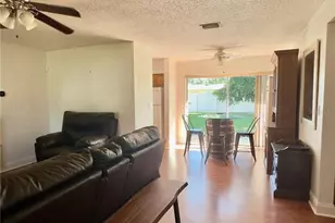 3673 Searobin Dr SE, Saint Petersburg, FL 33705 - Photo 9