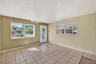 207 W Bougainvillea Ave, Tampa, FL 33612 - Photo 5