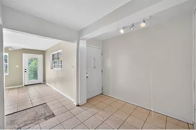 207 W Bougainvillea Avenue, Tampa, FL 33612 - Photo 7