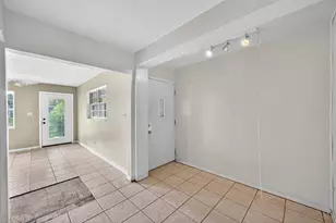 207 W Bougainvillea Ave, Tampa, FL 33612 - Photo 7