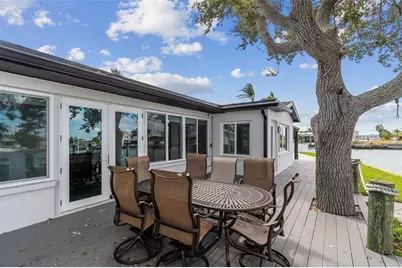 1514 Sea Gull Drive S, Saint Petersburg, FL 33707 - Photo 45