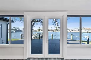 1514 Sea Gull Dr S, Saint Petersburg, FL 33707 - Photo 21