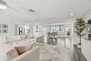 1514 Sea Gull Dr S, Saint Petersburg, FL 33707 - Photo 3