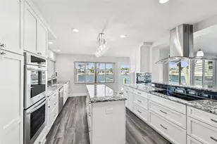 1514 Sea Gull Dr S, Saint Petersburg, FL 33707 - Photo 3