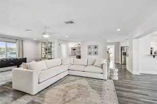 1514 Sea Gull Dr S, Saint Petersburg, FL 33707 - Photo 7