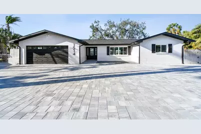 1514 Sea Gull Drive S, Saint Petersburg, FL 33707 - Photo 1