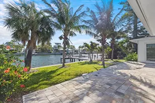 2540 S Shore Dr SE, Saint Petersburg, FL 33705 - Photo 3