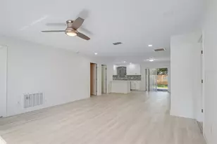 1806 Forest Dr, Oldsmar, FL 34677 - Photo 3