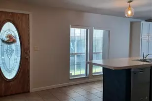 5745 Pawnee St, Zephyrhills, FL 33542 - Photo 5