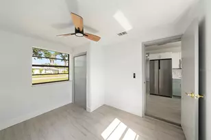 2520 W Knollwood St, Tampa, FL 33614 - Photo 7