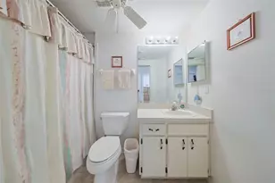 1619 Brookton Green Dr, Sun City Center, FL 33573 - Photo 23